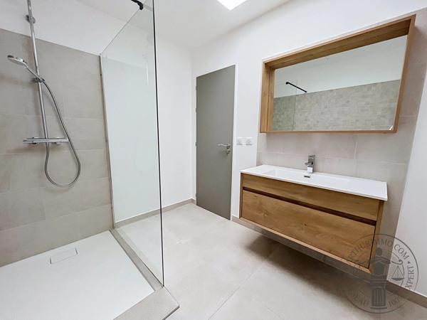 Vente                                                      Maison
                        
                     6 pièces                      106 m2                     à Dourdan