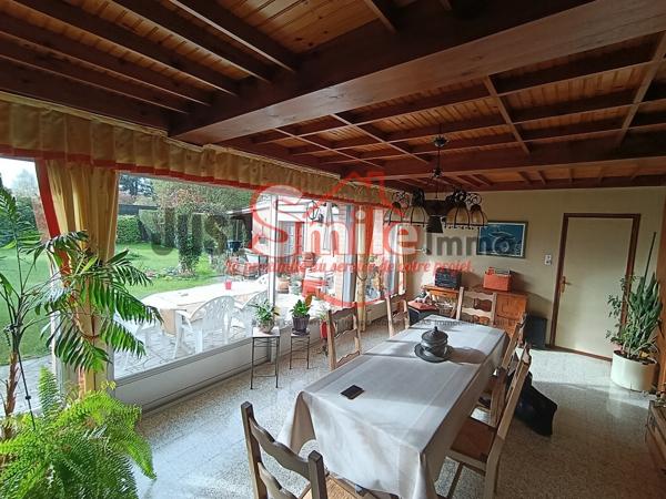 Maison en retrait de rue