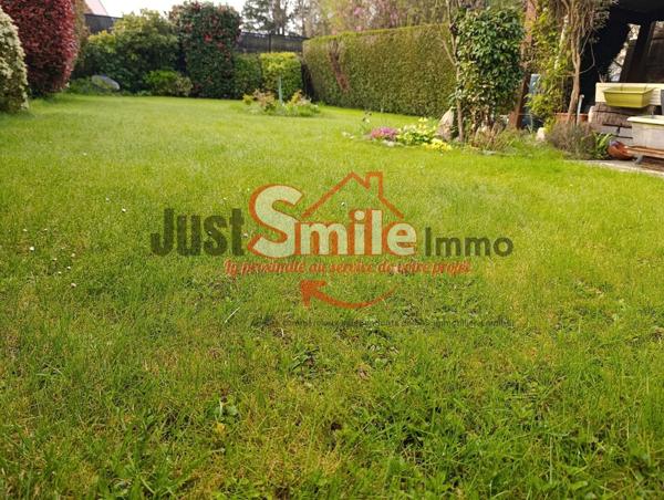 Maison en retrait de rue