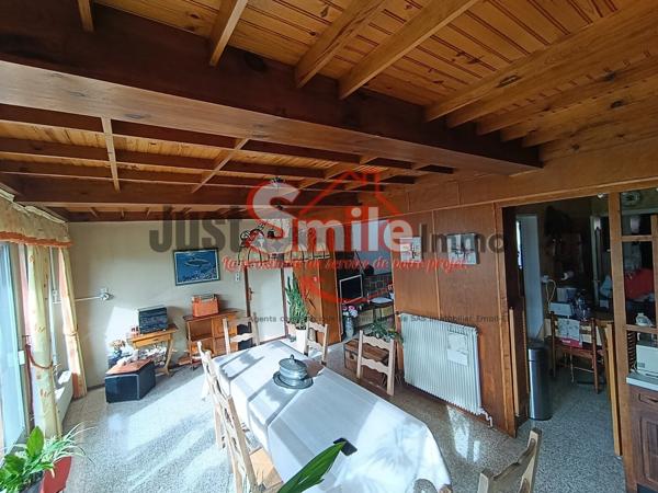 Maison en retrait de rue