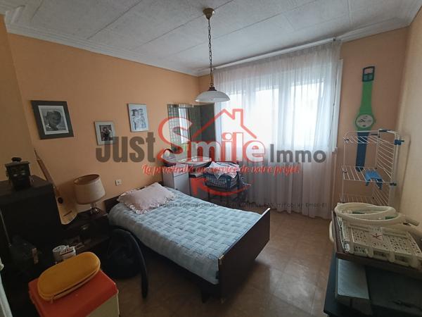 Maison en retrait de rue