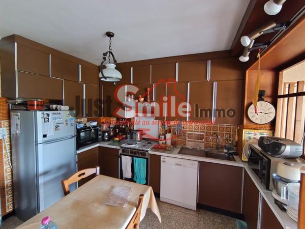 Maison en retrait de rue