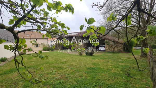 Maison à Bressuire, 79300 - 10 pièces 162m²