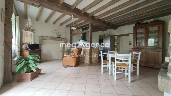 Maison à Bressuire, 79300 - 10 pièces 162m²