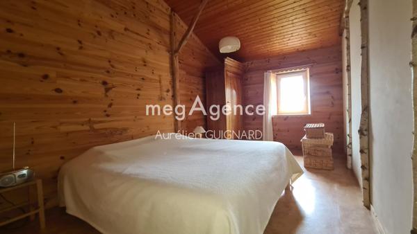 Maison à Bressuire, 79300 - 10 pièces 162m²