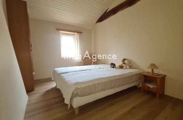 Maison à Bressuire, 79300 - 10 pièces 162m²