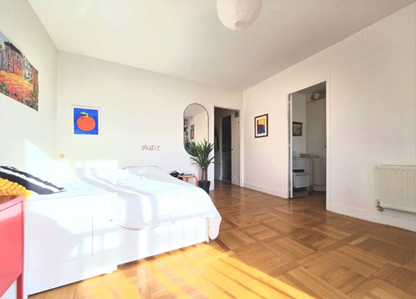 Grand studio très lumineux - Square de la Roquette