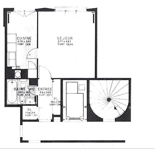 Grand studio très lumineux - Square de la Roquette