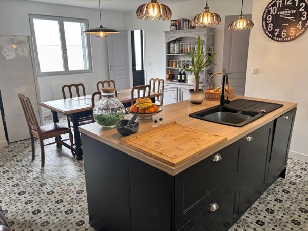 Maison  4 chambres et 2 sde, À visiter au plus vite!  Jardin 471 m2