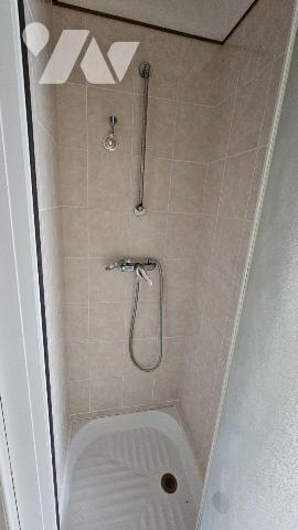 A vendre, Charente-Maritime, Quartier Saint Pierre, Maison à rafraichir, comprenant : véranda, ...