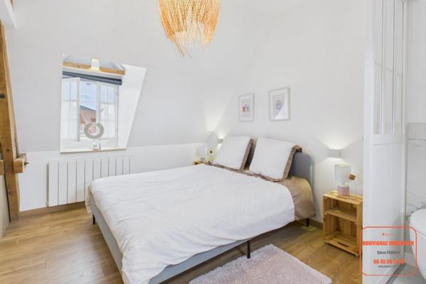 MAISON DE VILLAGE ENTIEREMENT RESTAURE AVEC COUR