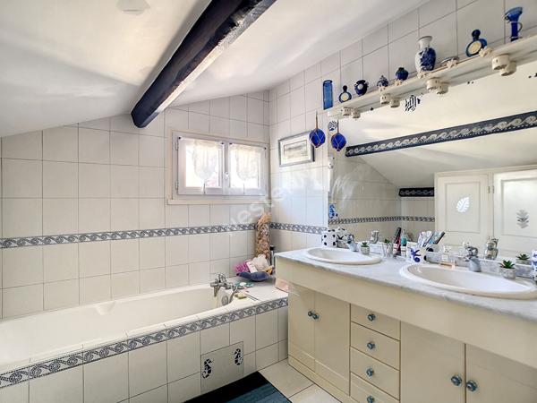 Maison Brive La Gaillarde quartier prisé hôpital - 4 chambres-2 salles de bain- garage- jardin,