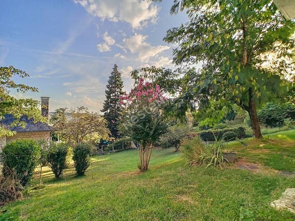 Maison Brive La Gaillarde quartier prisé hôpital - 4 chambres-2 salles de bain- garage- jardin,