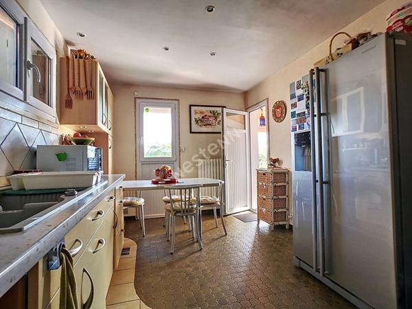 Maison Brive La Gaillarde quartier prisé hôpital - 4 chambres-2 salles de bain- garage- jardin,