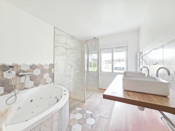 Maison 6 pièces - 103 m² Exclusivité efficity