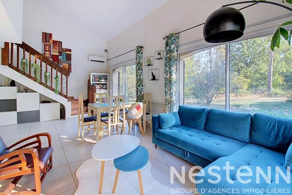 A VENDRE DRAGUIGNAN - Propriété d'environ 240 m² avec deux maisons, studio indépendant, piscine et dépendances sur 3 000 m² de terrain