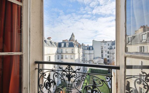 Appartement à vendre    2 pièces • 34,12 m2 Paris 16