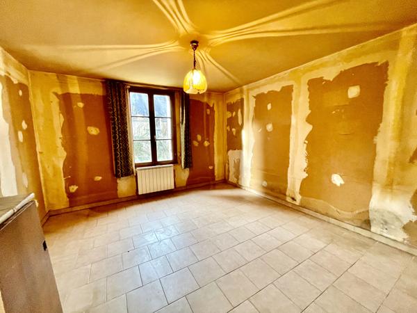 Maison en pierre avec jardin et dépendance ? Ligueil [REF. 6795]
