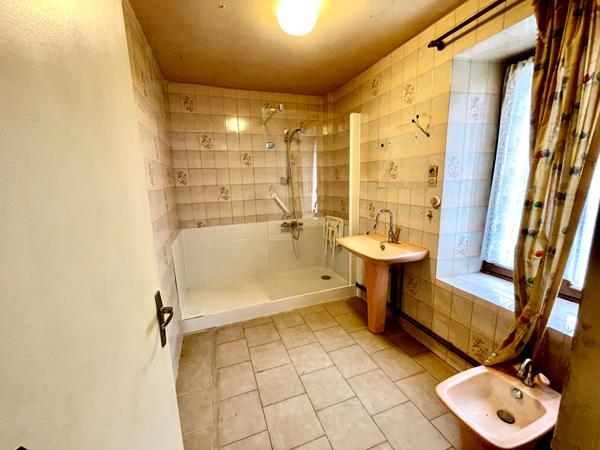 Maison en pierre avec jardin et dépendance ? Ligueil [REF. 6795]