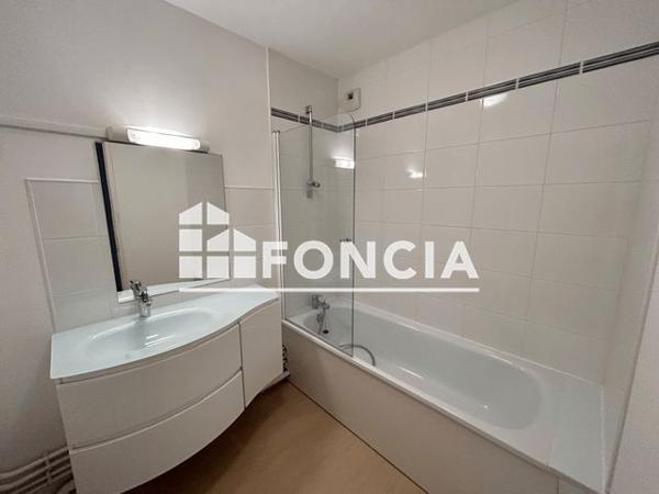 Location Appartement 3 pièces 62.1 m² - Roubaix 59100