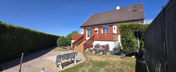 Pavillon familial individuel sur sous-sol total proche Nangis quatre chambres