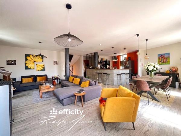 Appartement
         7 pièces
        - 193 m² 361 000 € *