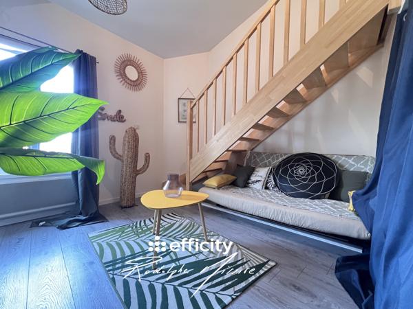 Appartement
         7 pièces
        - 193 m² 361 000 € *