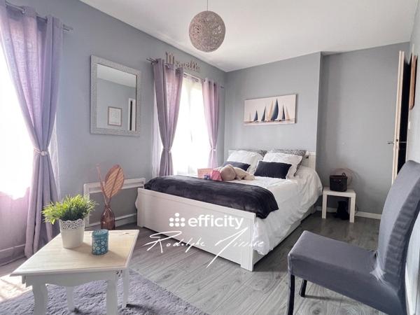 Appartement
         7 pièces
        - 193 m² 361 000 € *