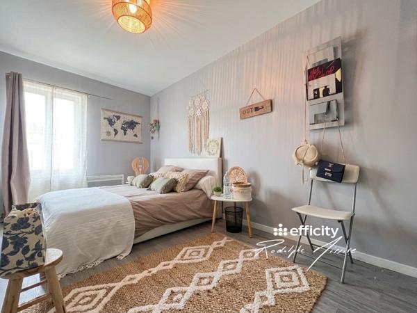 Appartement
         7 pièces
        - 193 m² 361 000 € *