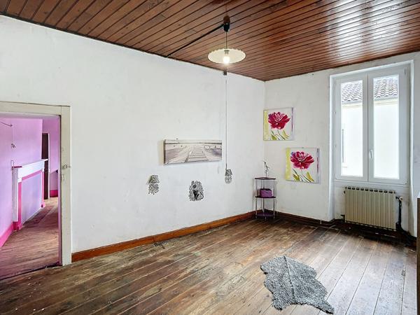 A vendre Maison au centre de Lavardac 106.56m² avec dépendances pour créer ou agrandir