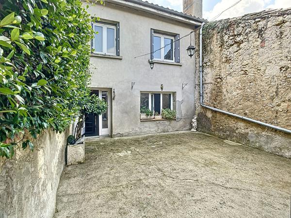 A vendre Maison au centre de Lavardac 106.56m² avec dépendances pour créer ou agrandir