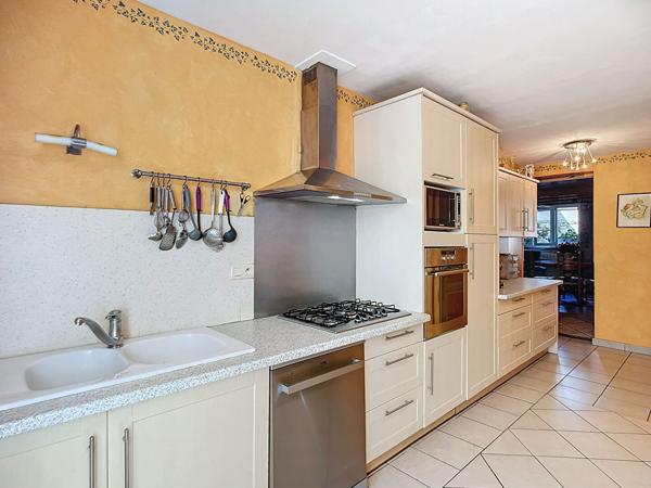 A vendre Maison au centre de Lavardac 106.56m² avec dépendances pour créer ou agrandir