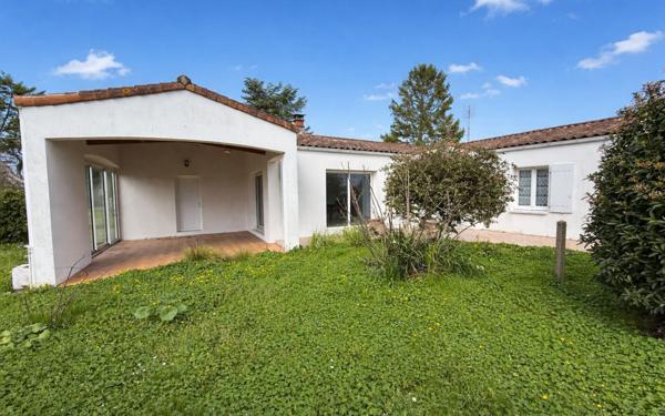 Maison à vendre    3 pièces •  Cozes