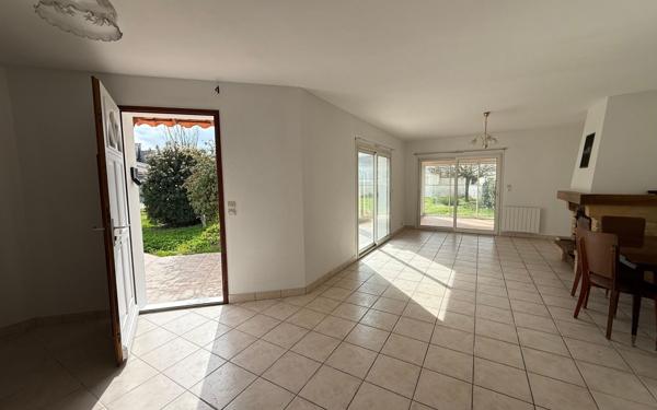 Maison à vendre    3 pièces •  Cozes