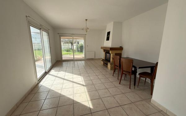 Maison à vendre    3 pièces •  Cozes