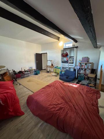 Maison de village lumineuse