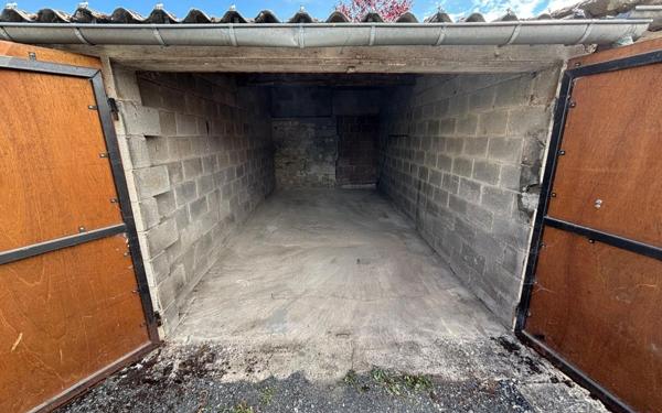 Stationnement à louer    Compiègne