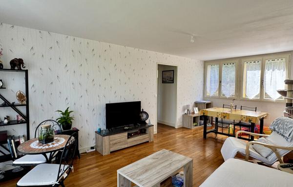 Charmant appartement 3 pièces de 80 m2   Lumineux et fonctionnel   Garage inclus