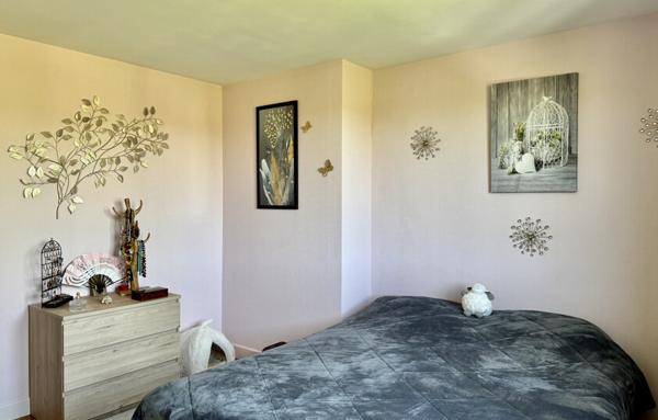 Charmant appartement 3 pièces de 80 m2   Lumineux et fonctionnel   Garage inclus