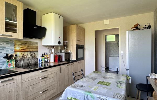 Charmant appartement 3 pièces de 80 m2   Lumineux et fonctionnel   Garage inclus