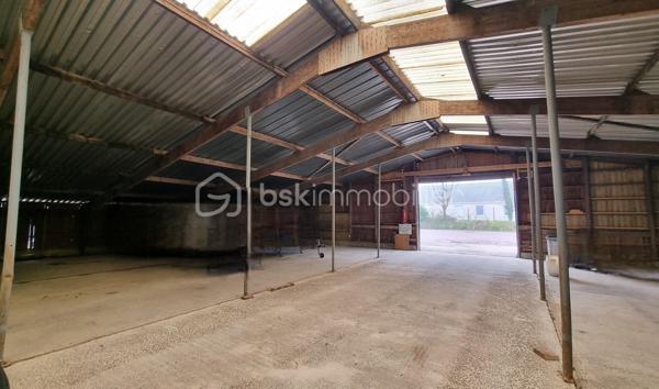 Terrain de 1 900 m²