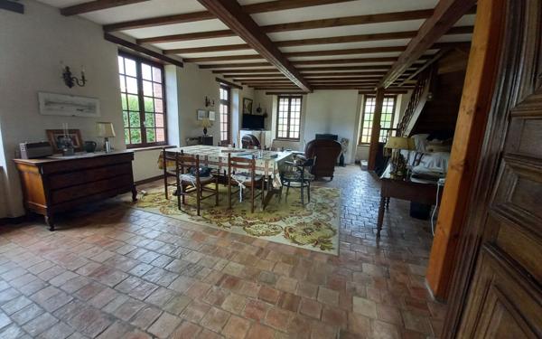 Maison à vendre    5 pièces •  Quettehou