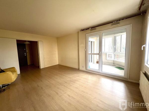 Appartement 2 pièces avec loggia et box