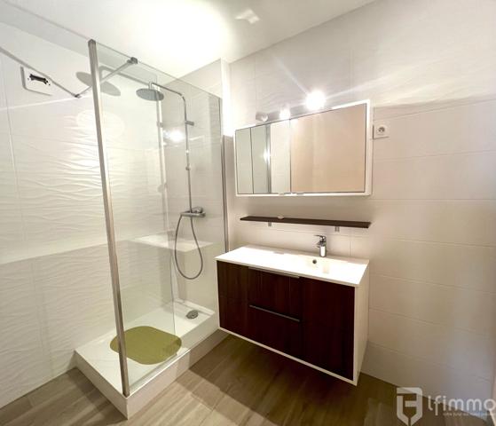 Appartement 2 pièces avec loggia et box