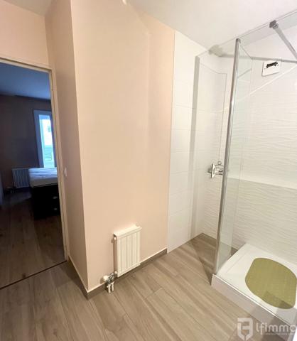 Appartement 2 pièces avec loggia et box