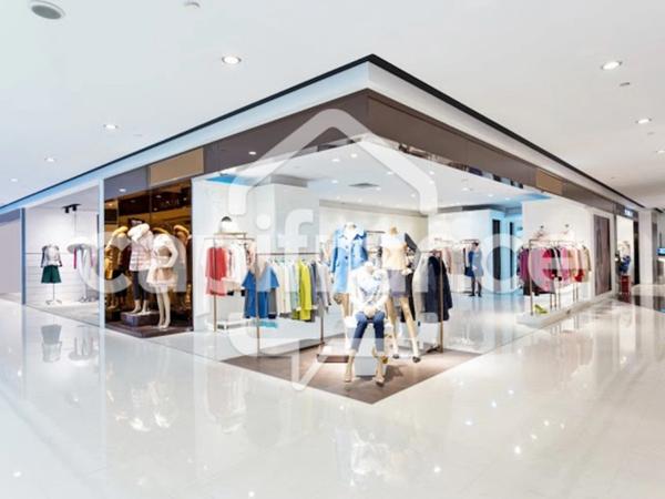 Fonds de commerce à vendre proche de ANGERS (49) boutique prêt à porter hommes femmes 130m2