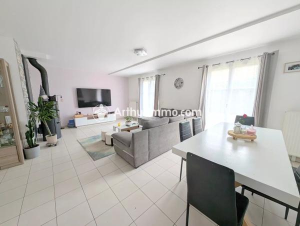 Vente Maison 5 pièces 118 m2 à Savigny-le-Temple