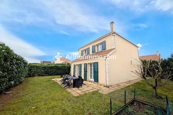 Vente Maison 5 pièces 118 m2 à Savigny-le-Temple