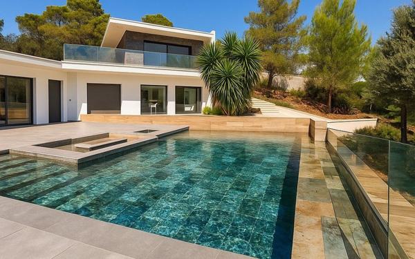 Maison à vendre    6 pièces • 270 m2 Nîmes