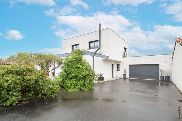 Maison T6 - 160 m² - Belberaud - Contemporaine avec piscine et dépendance